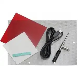 Kit di Installazione. Include: Strumento di allineamento a Laser, filtri
di test, cavo x PC, panno per pulizia, manuale