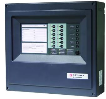Centrale convenzionale a 8 zone con 2 uscite controllate. Progettata per
adattarsi a tutte le esigenze d’installazione n