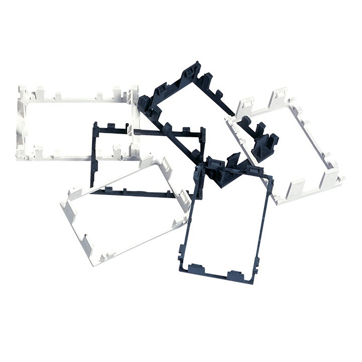 Adattatore per i sistemi: Ticino International, Ticino Light. Colore bianco