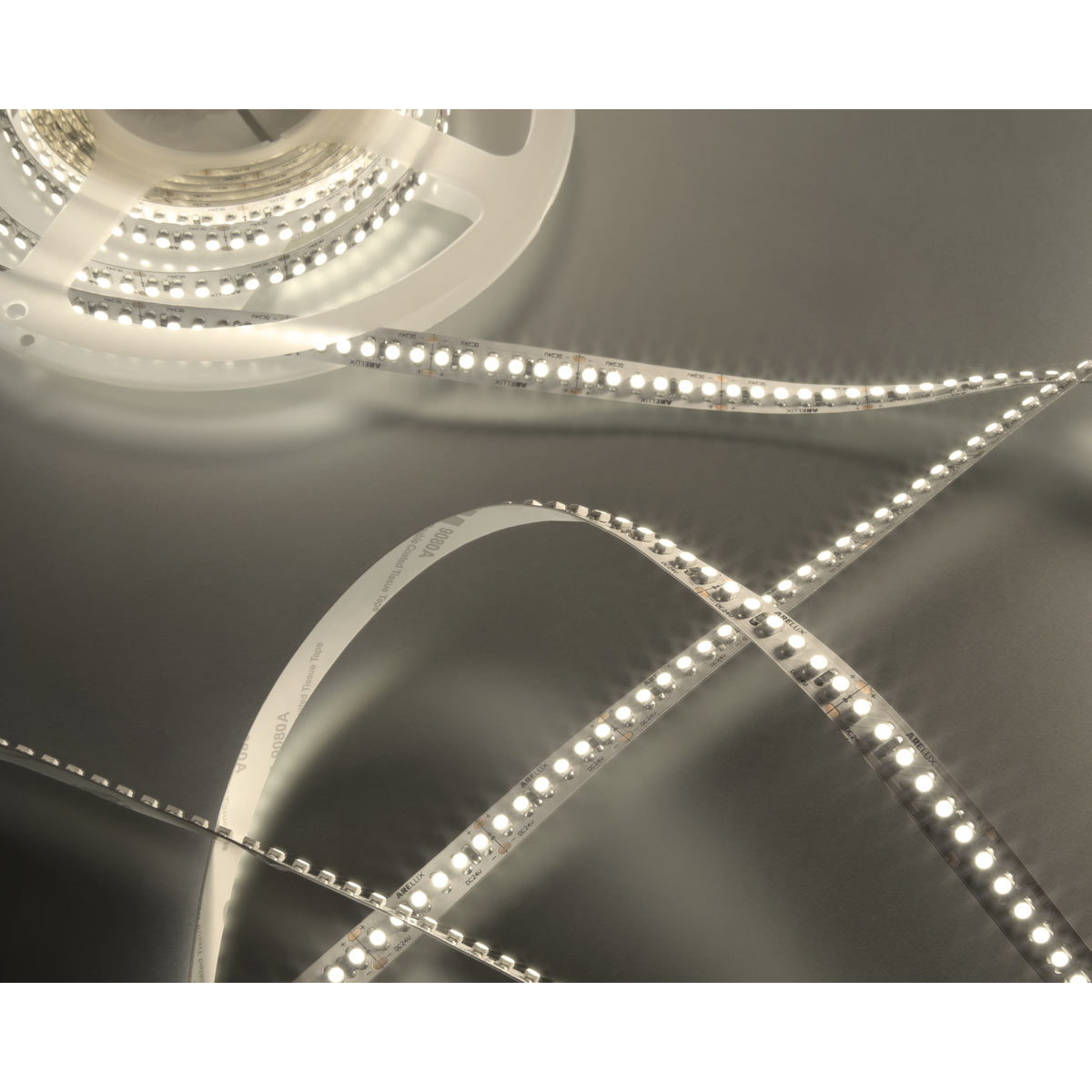XRIBO Striscia flessibile a LED Potenza: 18 W/m, Luminosità: 2305 lm/m,
Bianco Neutro 4000 K, per interni (IP20). Lunghezza Totale 5 m