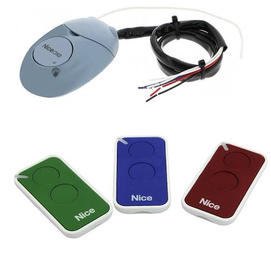 Kit telecomandi composto da 3 trasmettitori e 1 ricevitore