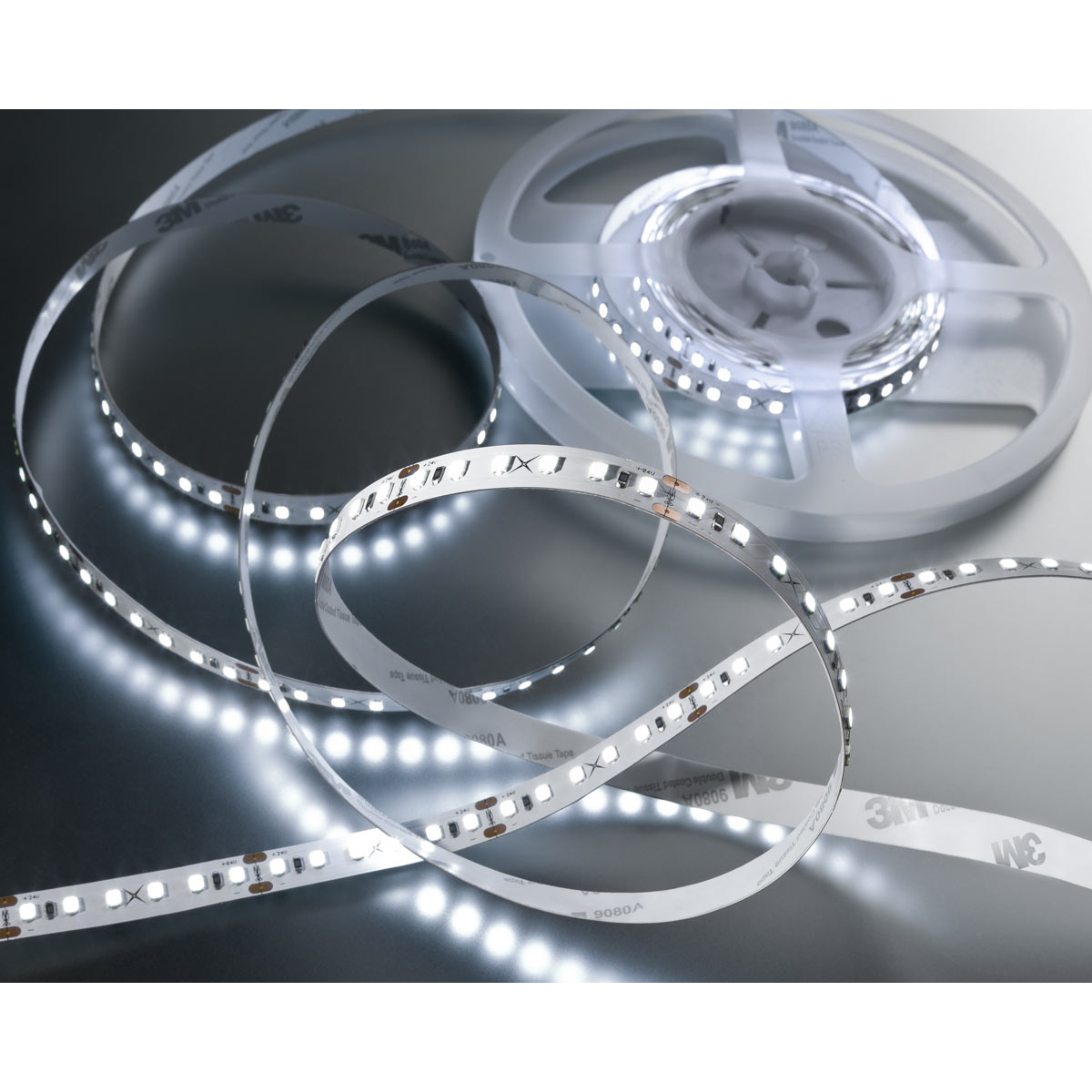 XRIBO Striscia flessibile a LED Potenza: 12 W/m, Luminosità: 1480 lm/m,
Bianco Caldo 3000 K, per interni (IP20). Lunghezza Totale 5 m