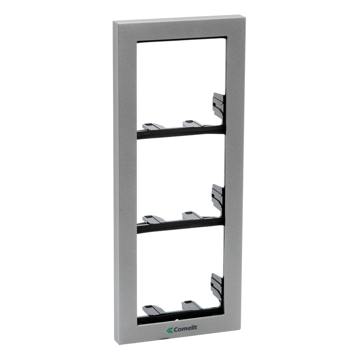Telaio portamodulo completo di cornice. 3 Moduli. Colore argento. Serie
Powercom e Ikall