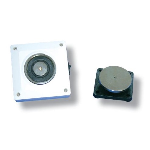 Fermo elettromagnetico per porte taglia-fuoco. Certificazione EN1155.
Forza di ritenuta 50kg.
