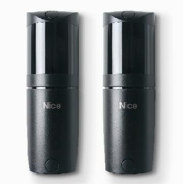 Coppia di fotocellule sincronizzate ed orientabili di 210° con uscita a relè