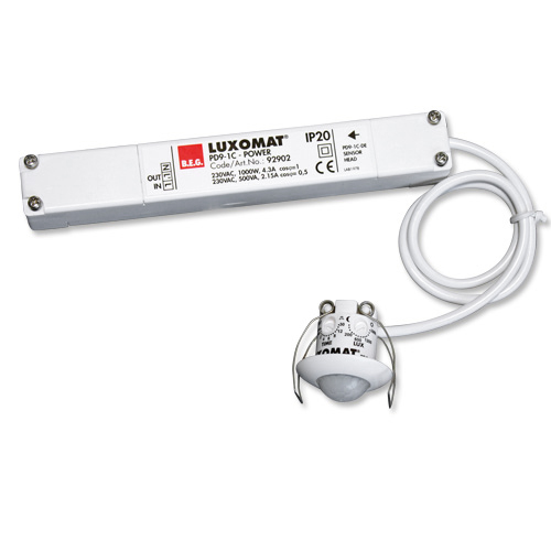 Rilevatore di movimento a soffitto con un canale di controllo per
l’azionamento della luce.